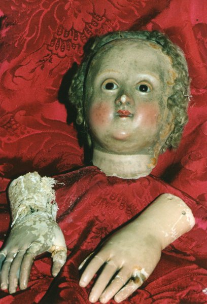 statua durante la fase di restauro