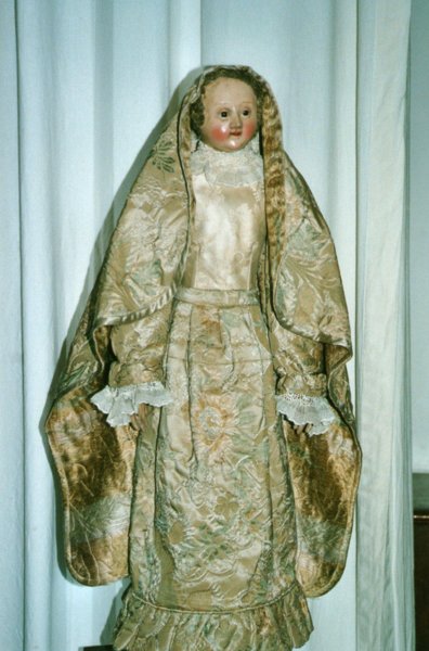 statua del presepe restaurata