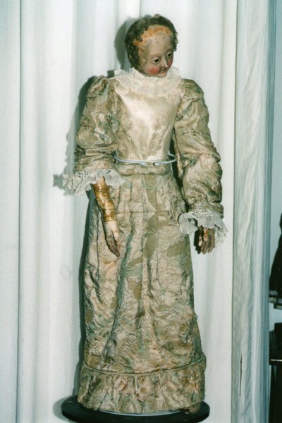 statua del presepe prima del restauro