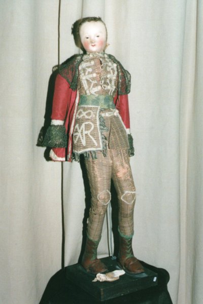 statua del presepe prima del restauro